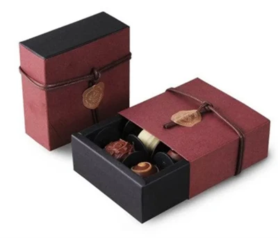 Productieproces van chocolade geschenkverpakkingsdozen in de drukkerij- en ve...